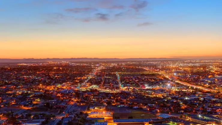 la hermosa ciudad de Texas en un impresionante atardecer