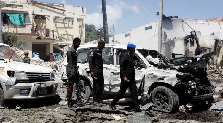 explosion coche bomba aeropuerto somalia
