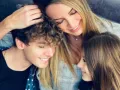 Elizabeth Gutiérrez con sus amores. .jpg