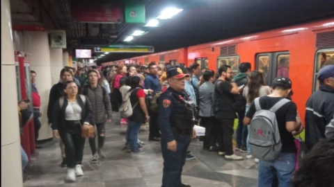 Metro-CDMX-en-vivo-Qué-pasa-hoy-sábado-25-de-noviembre-de-2023
