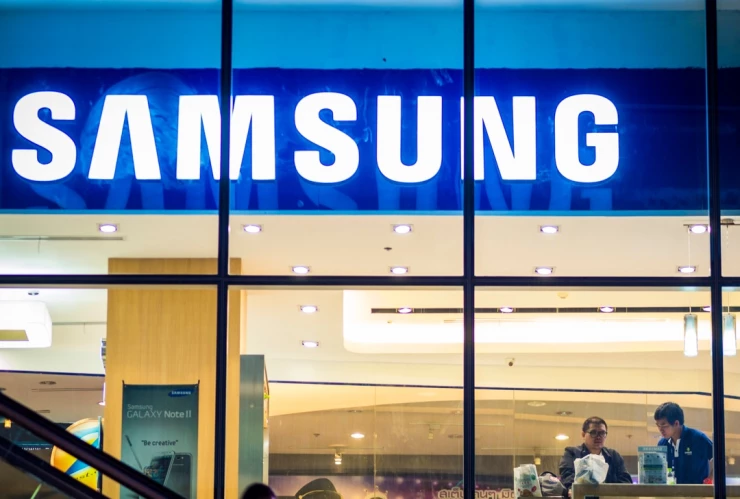 Samsung tiene en sus planes fabricar un smartphone plegable triple