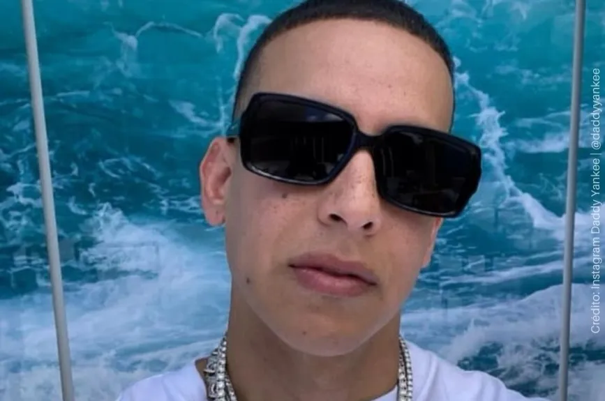 Daddy Yankee Selfie.jpg