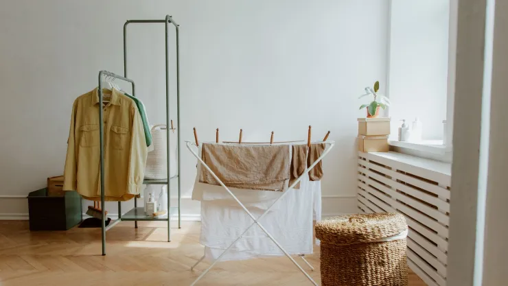 Temporada de lluvias: ¿Cómo secar la ropa en casa sin que huela mal?