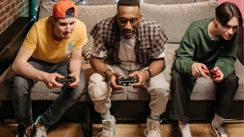 Los 7 mejores regalos para gamers en Navidad 2024: opciones útiles, originales y para todos los presupuestos