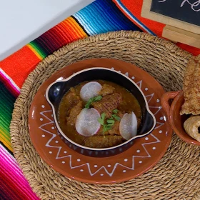 Chicharrón en salsa verde con morita