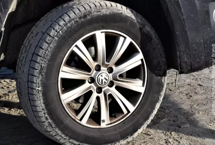 ¿Cómo funcionan los “ponchallantas” en las casetas del país?