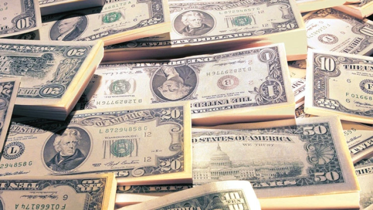 El dólar se compra en 12 pesos con 01 centavos