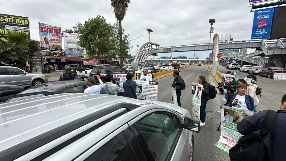 Manifestación en garita San Ysidro