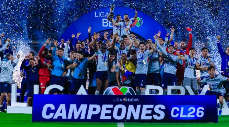 cruz-azul-inesperada-baja-apertura-2026-willer-ditta.jpg