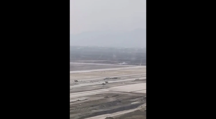 Avión de Viva Aerobus aterriza en aeropuerto de Santa Lucía.