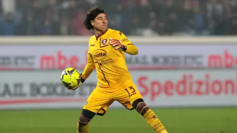 Guillermo Ochoa con el Salernitana