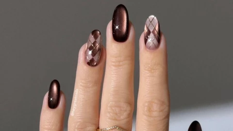 Combina diseños con uñas caviar