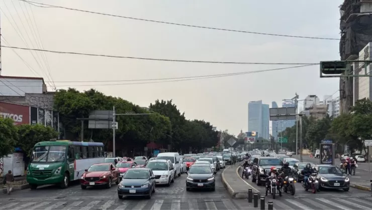 Autos con restricciones para circular hoy en el Valle de México