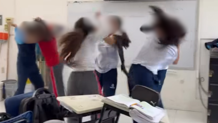 Riña dentro de escuela