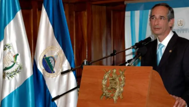 alvaro colom