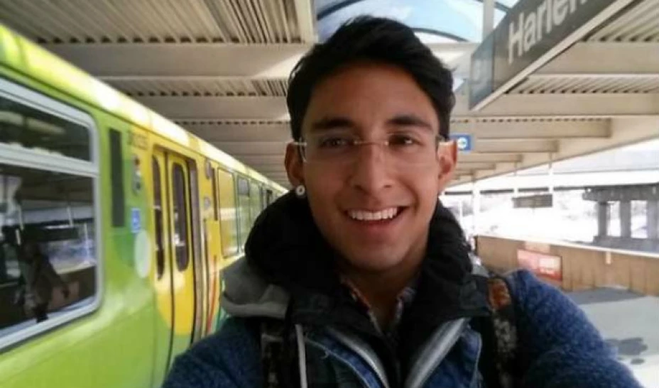 El joven que apareció intempestivamente durante la entrega de los Premios Nobel es un joven mexicano que estudia en la UNAM