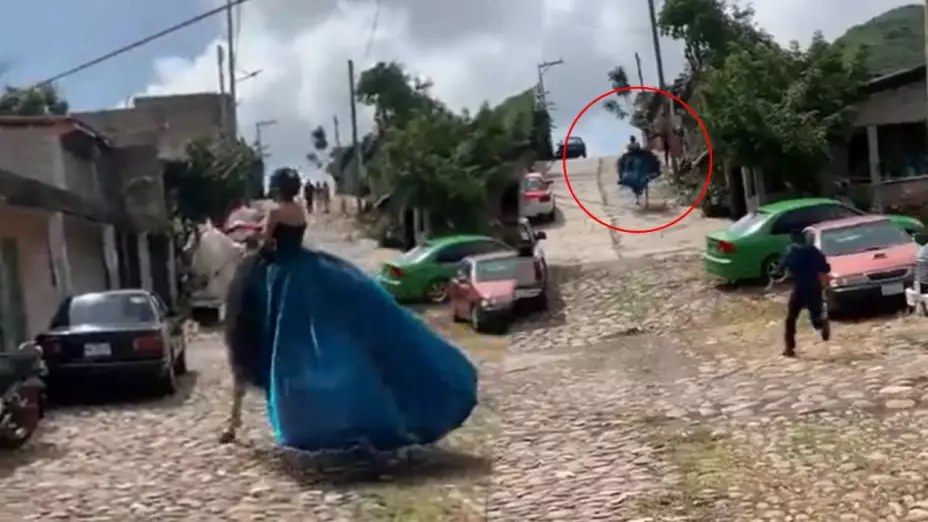 Caballo se roba a quinceañera.jpg