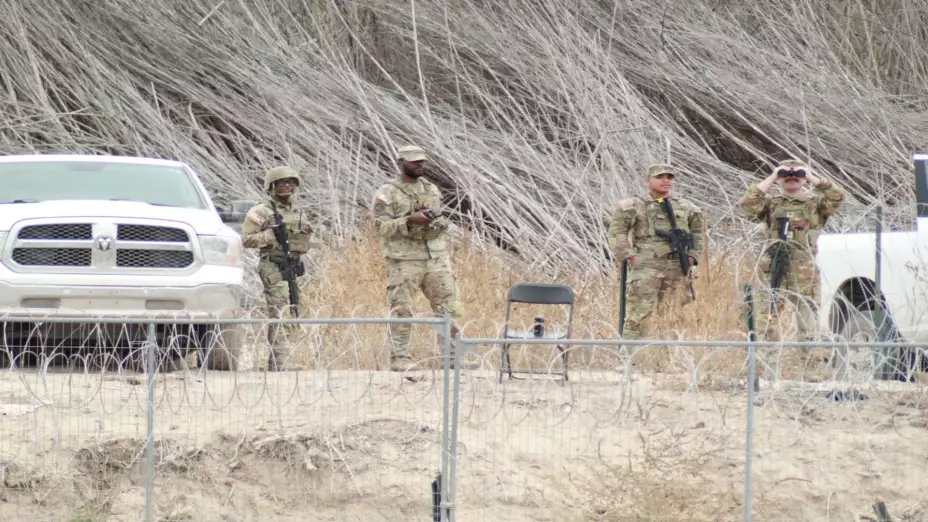 EU soldados frontera (1).jpg