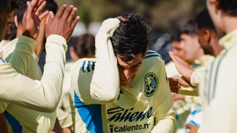 Aaron Mejía es recibido en el América