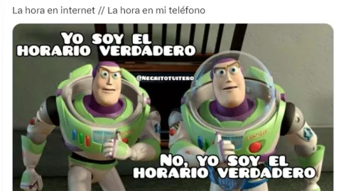 Internet y los relojes análogos mantuvieron la hora real, por algunos dispositivos móviles mostraron una hora adelantada