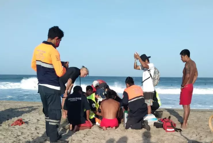 El surfista español, Óscar Serra, murió cuando cayó de una ola la playa de Zicatela en Puerto Escondido, Oaxaca.