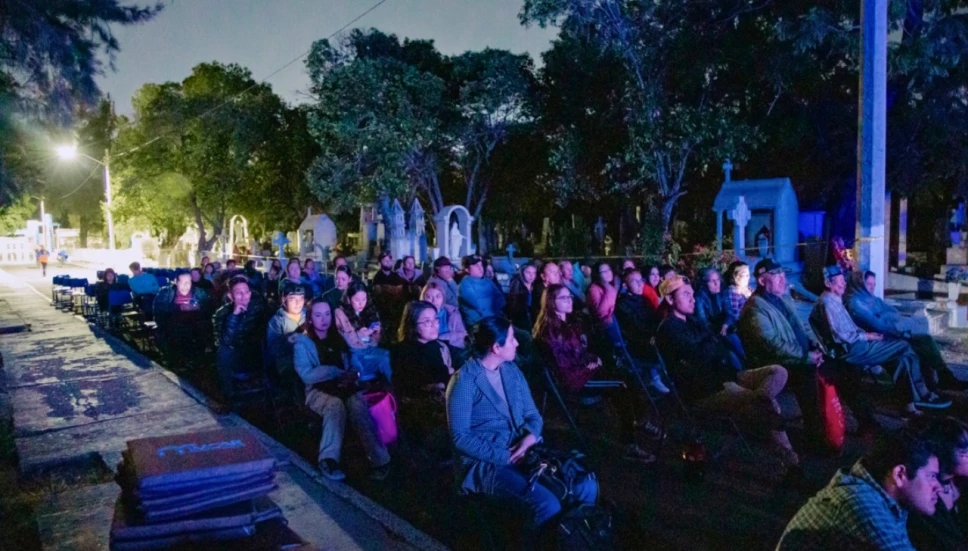 Cine entre Muertos