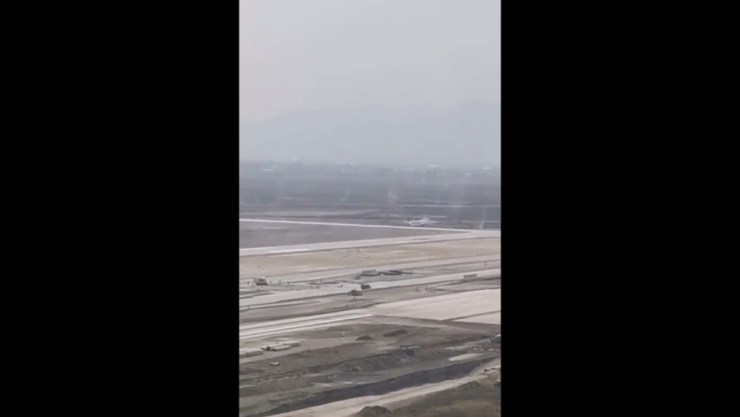 Avión de Viva Aerobus aterriza en aeropuerto de Santa Lucía.