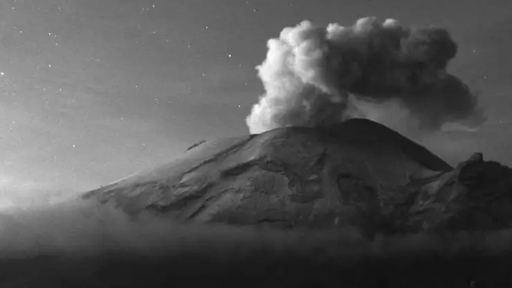 Volcán Popocatépetl registró 95 exhalaciones y una explosión