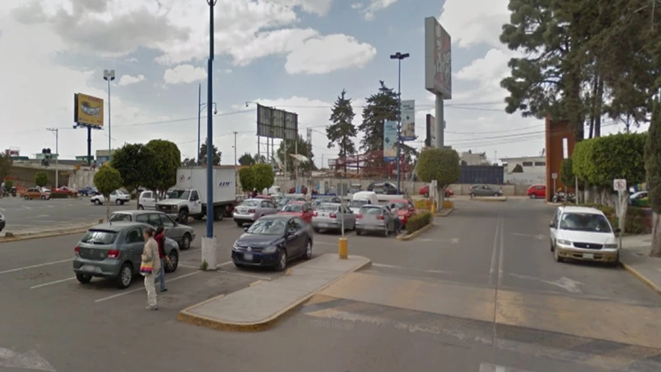 Movilización policíaca en Plaza Loreto, Puebla tras detonaciones de arma de fuego