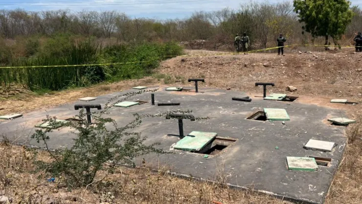 Fosa séptica con restos humanos en Tacuichamona