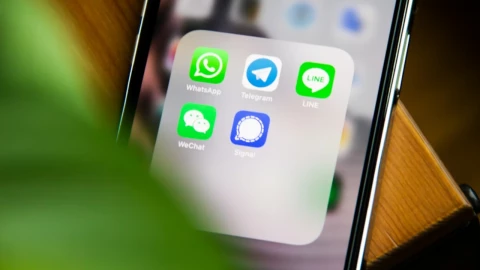 WhatsApp lanza efectos de confeti para celebrar 2026 en chats y estados