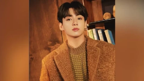 Mujer arrestada por perturbar la casa de Jungkook.png