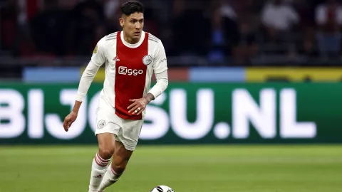 Edson Álvarez con el Ajax