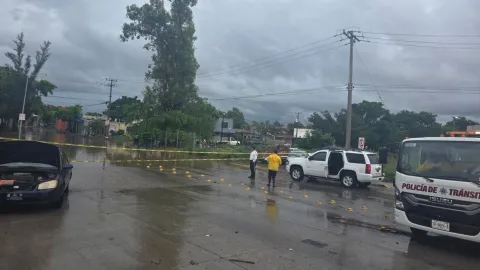 Cierran vialidades en Los Mochis por encharcamientos