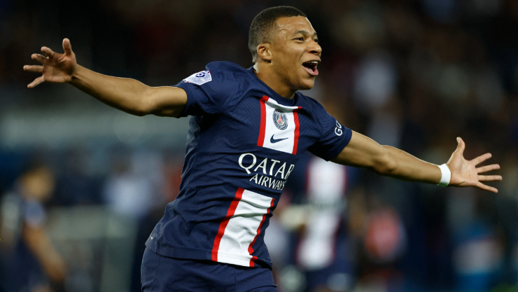 Kylian Mbapp&eacute; celebra un gol con el PSG