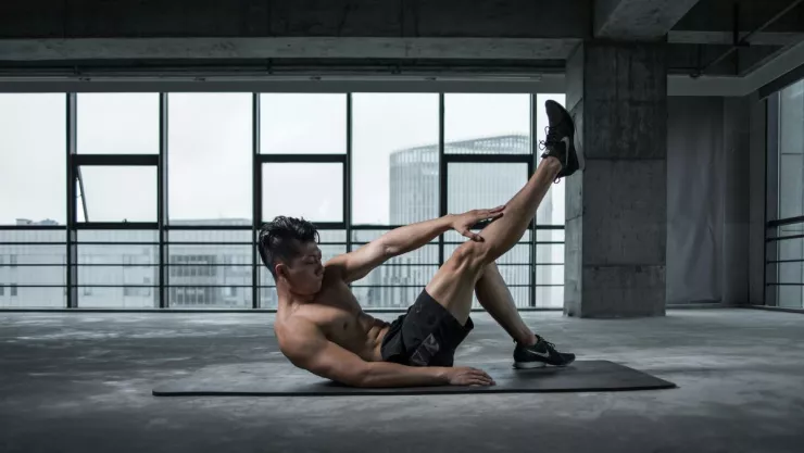 Esta es la manera correcta de hacer abdominales