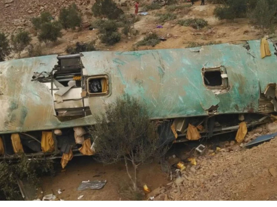 Autobús accidentando en Perú