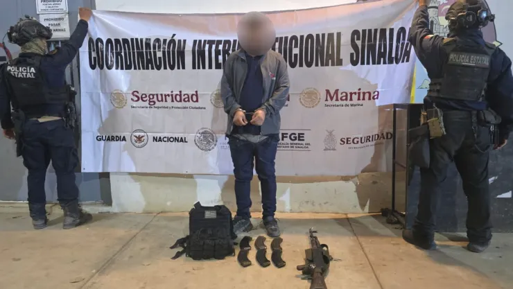 Detienen a hombre armado en la carretera Mazatlán-Tepic..jpg