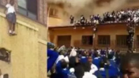 Estudiantes se lanzan del techo