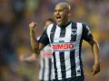 3 futbolistas chilenos méxico chupete suazo.jpg
