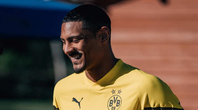 Sebastien Haller con el Borussia Dortmund