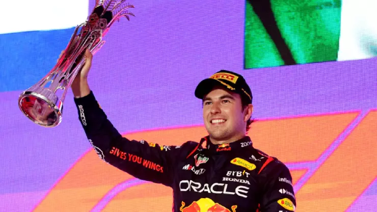 Checo Pérez ganando el GP de Araba Saudita