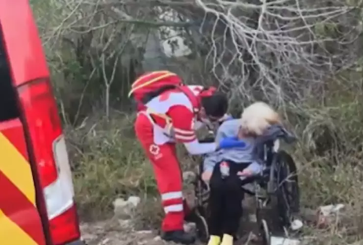 Abuelita abandonada carretera Tamaulipas