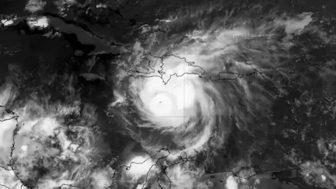 EN VIVO_ Trayectoria del Huracán Beryl rumbo a Yucatán HOY 3 de julio de 2024