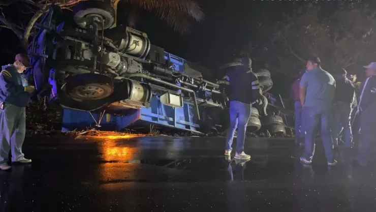 Se registran bloqueos en carreteras y autopistas hoy martes 24 de febrero