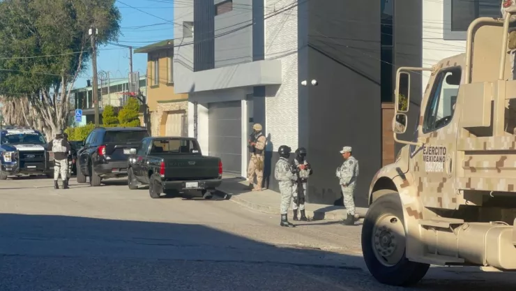Localizan tres cuerpos en Tijuana; están dentro de un vehículo