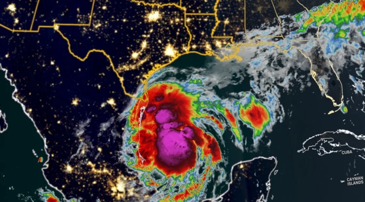 Tormenta Tropical Francine se intensifica