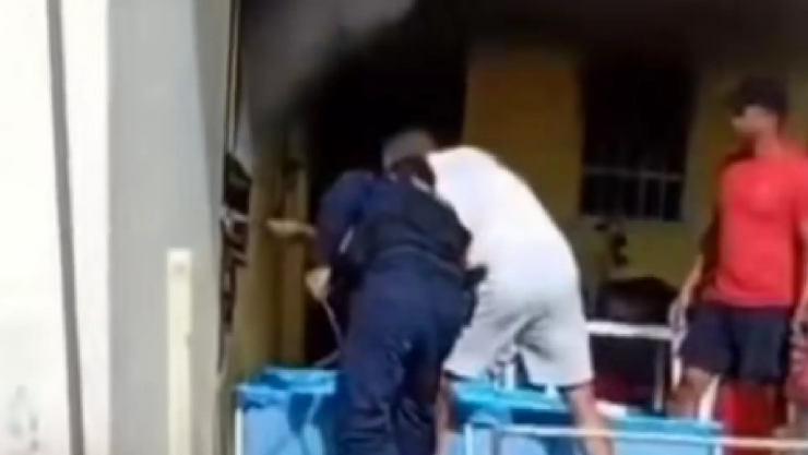 Madre intenta incendiar casa con sus hijos en Brasil