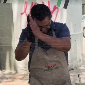 La historia de esfuerzo de Fadia Abed que triunfa con comida palestina.