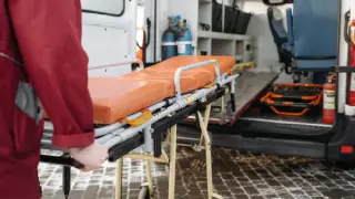 Accidente vehicular deja dos personas lesionadas en Guadalupe Victoria, Durango.jpg